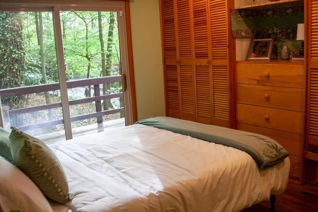 Modern Cabin With Hot Tub Grill Lake Beach Wineries Hiking Fishing And Hershey Park Family And Pet Friendly Superhosts On Ab&B Mount Gretna Extérieur photo