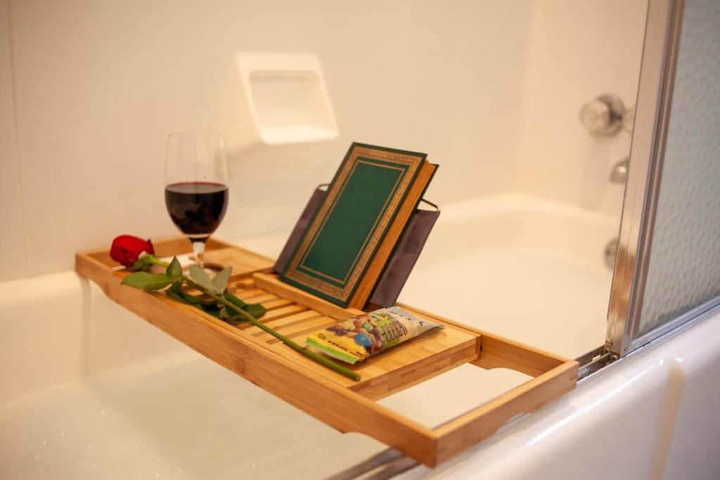 Modern Cabin With Hot Tub Grill Lake Beach Wineries Hiking Fishing And Hershey Park Family And Pet Friendly Superhosts On Ab&B Mount Gretna Extérieur photo